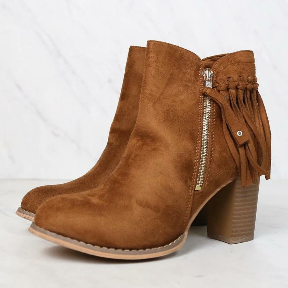 𝙇𝙖𝙨𝙩 𝙎𝙞𝙯 5.5 🍂🖤Fringe Cowgirl Chunky Heeled Boot